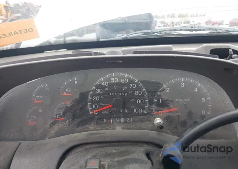 1998 Ford F-150 z USA, uszkodzony, nr VIN 1FPZFO7W8WKC20502